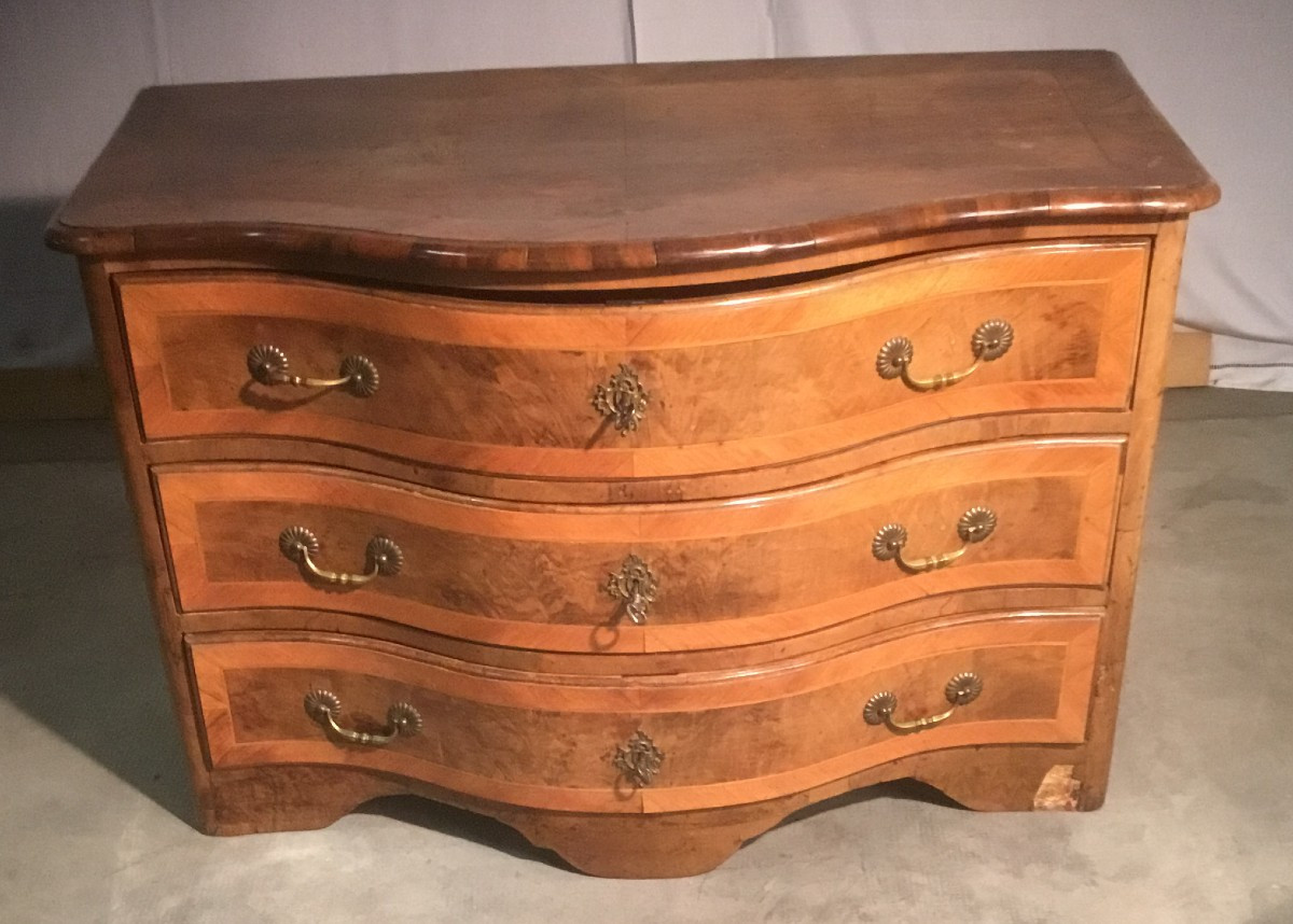 18th Century Curved Chest Of Drawers