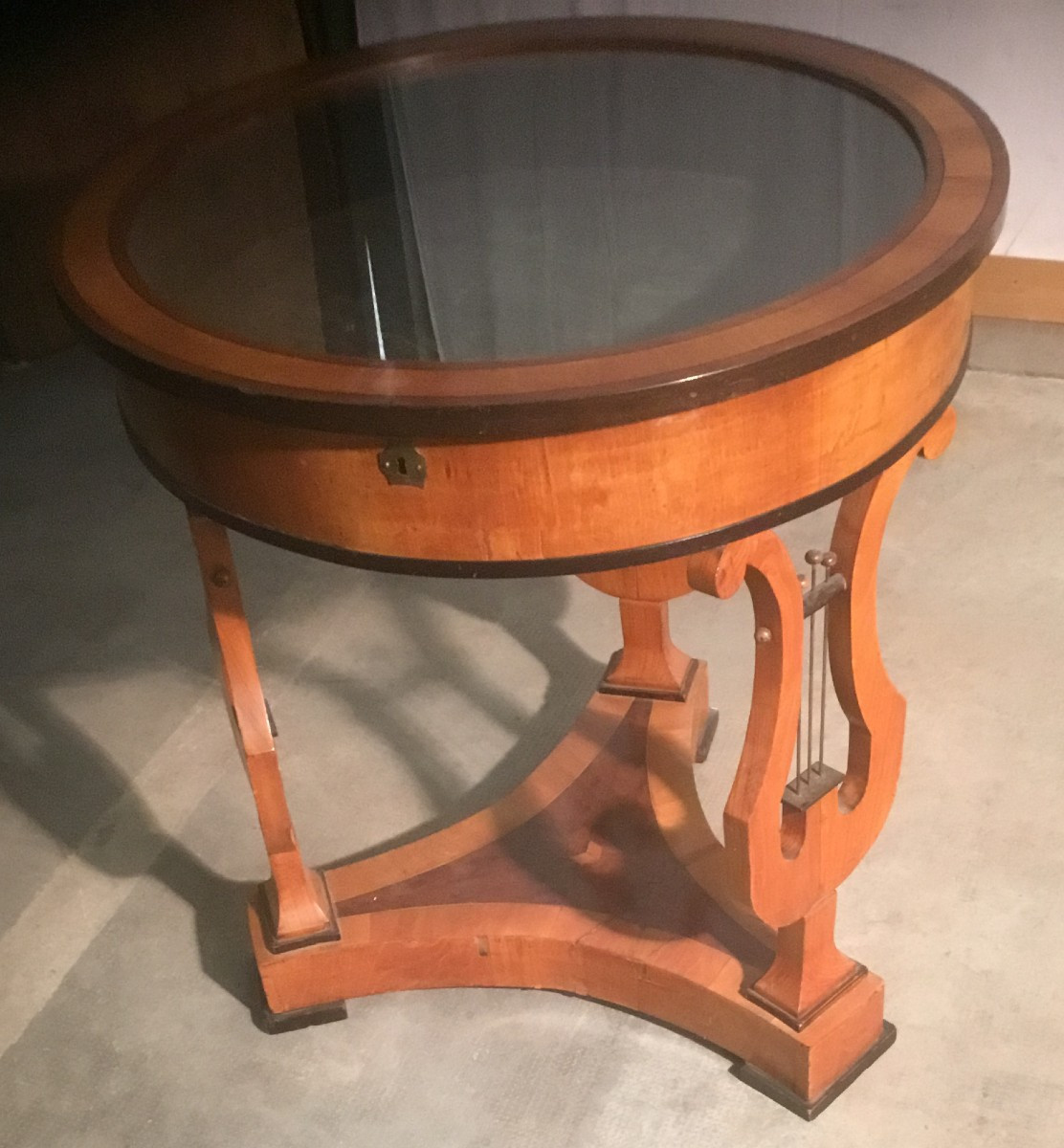 Living Room Display Case-photo-4