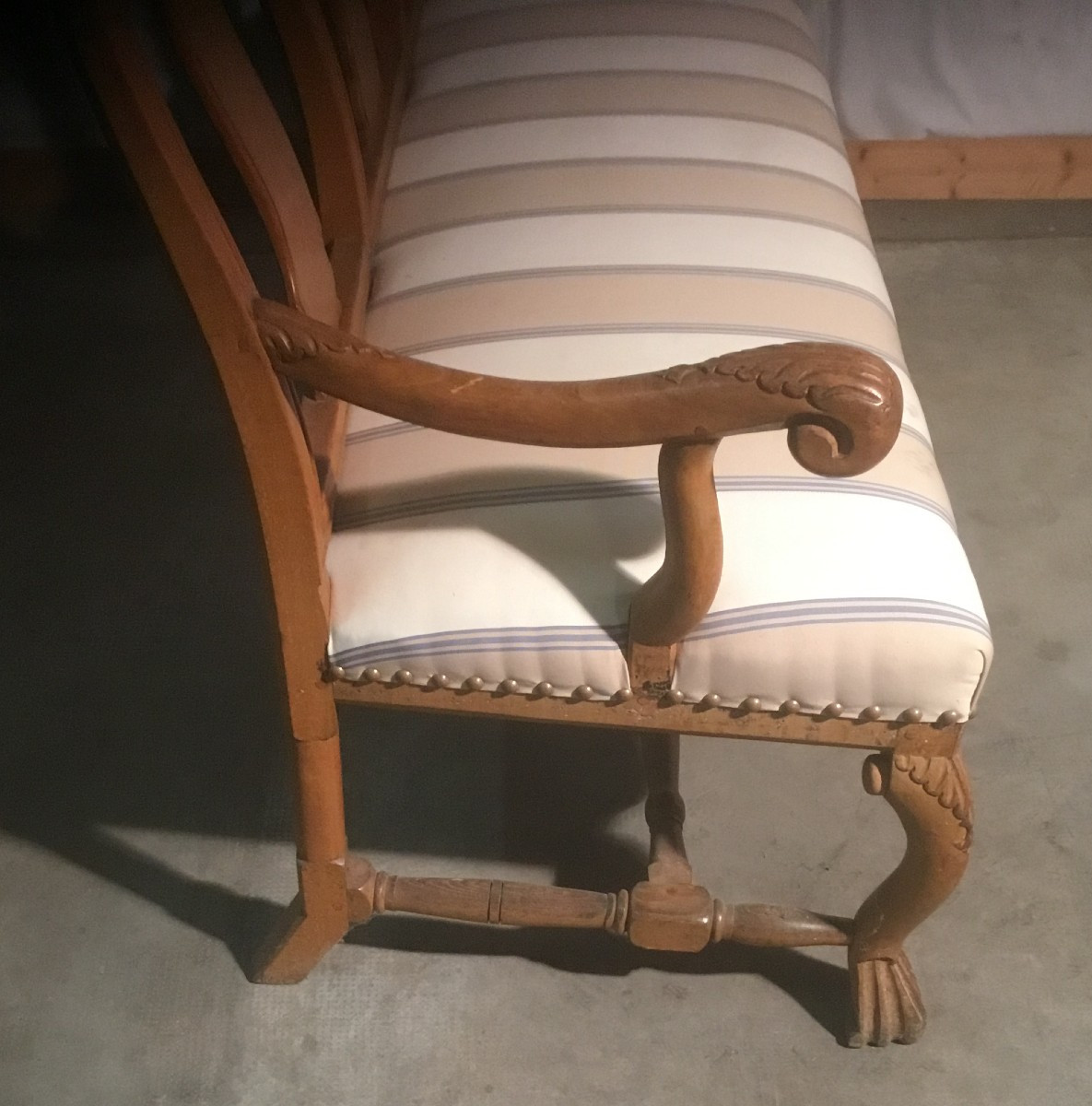 English Bench-photo-2