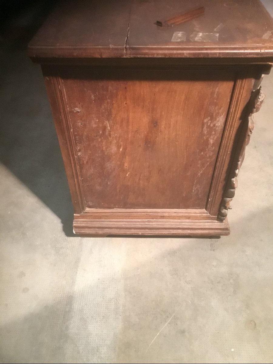 17th-century Italian Chest Of Drawers-photo-2