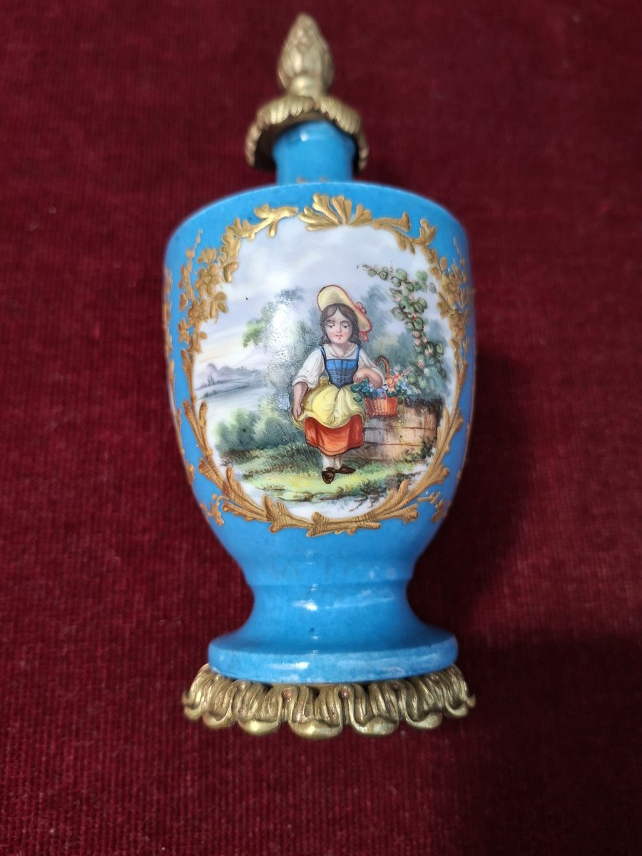Paire de pots couverts, porcelaine Paris-photo-2
