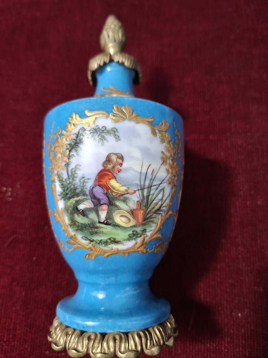 Paire de pots couverts, porcelaine Paris-photo-5