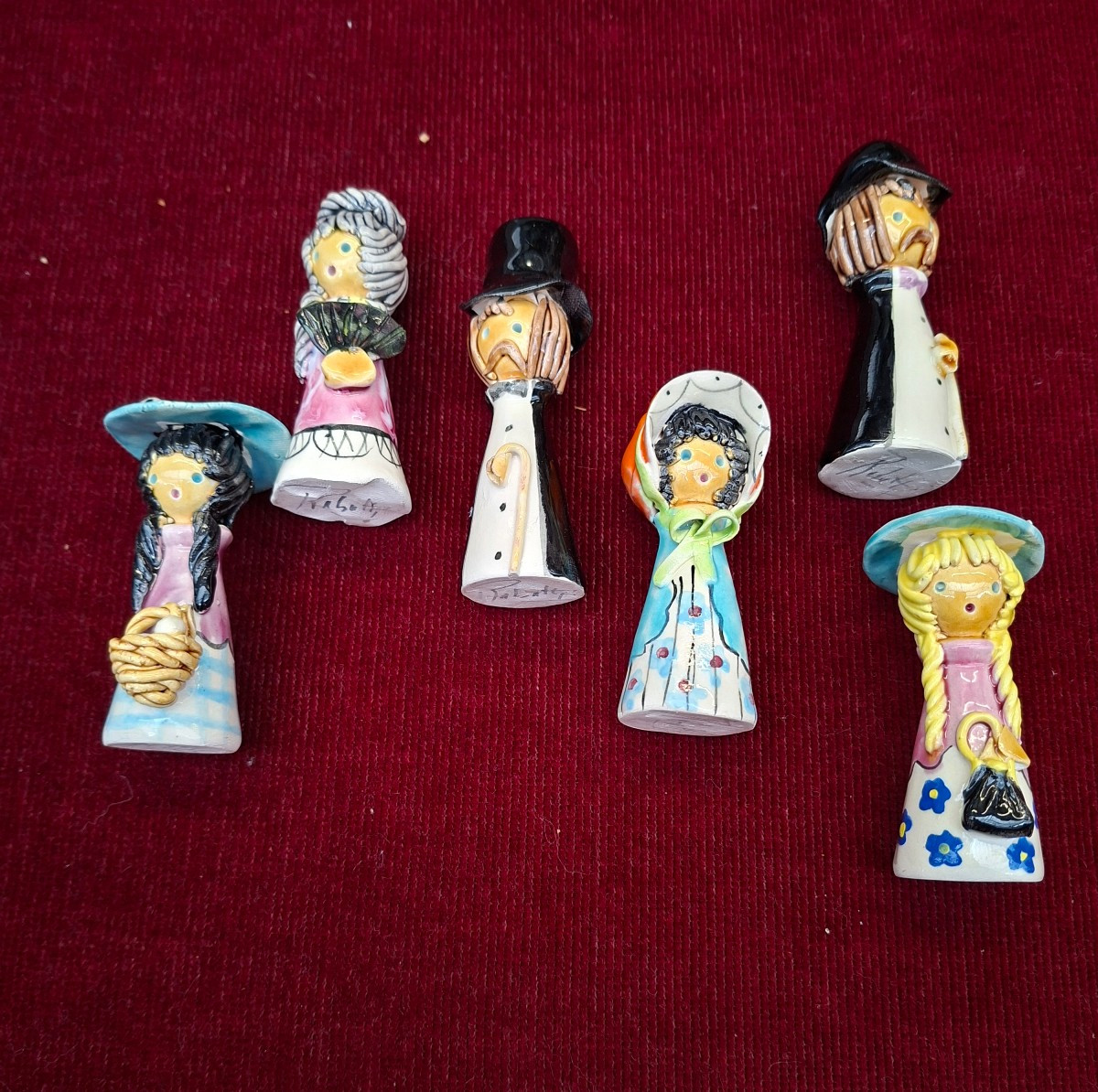 six sujets  signés Rabatti 