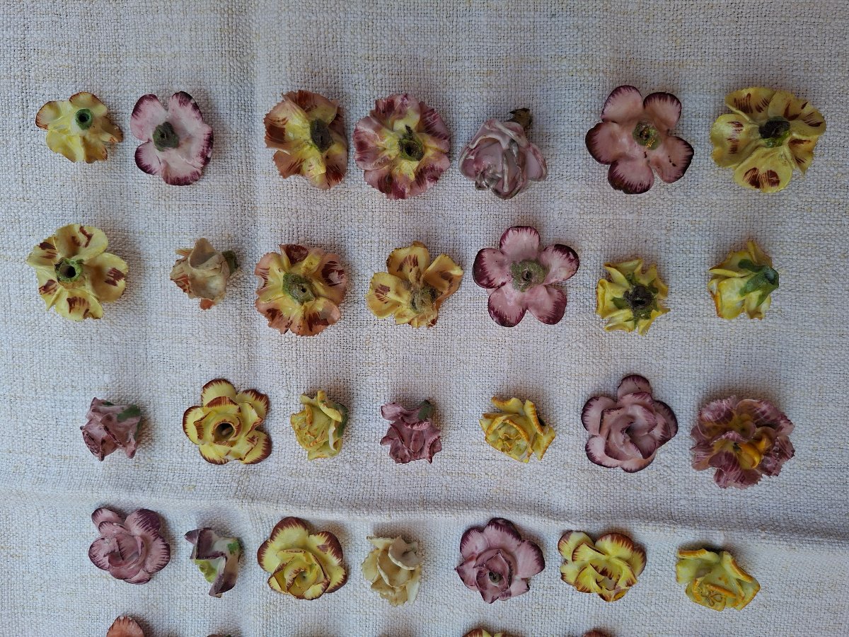 Ensemble de petites fleurs en porcelaine -photo-2
