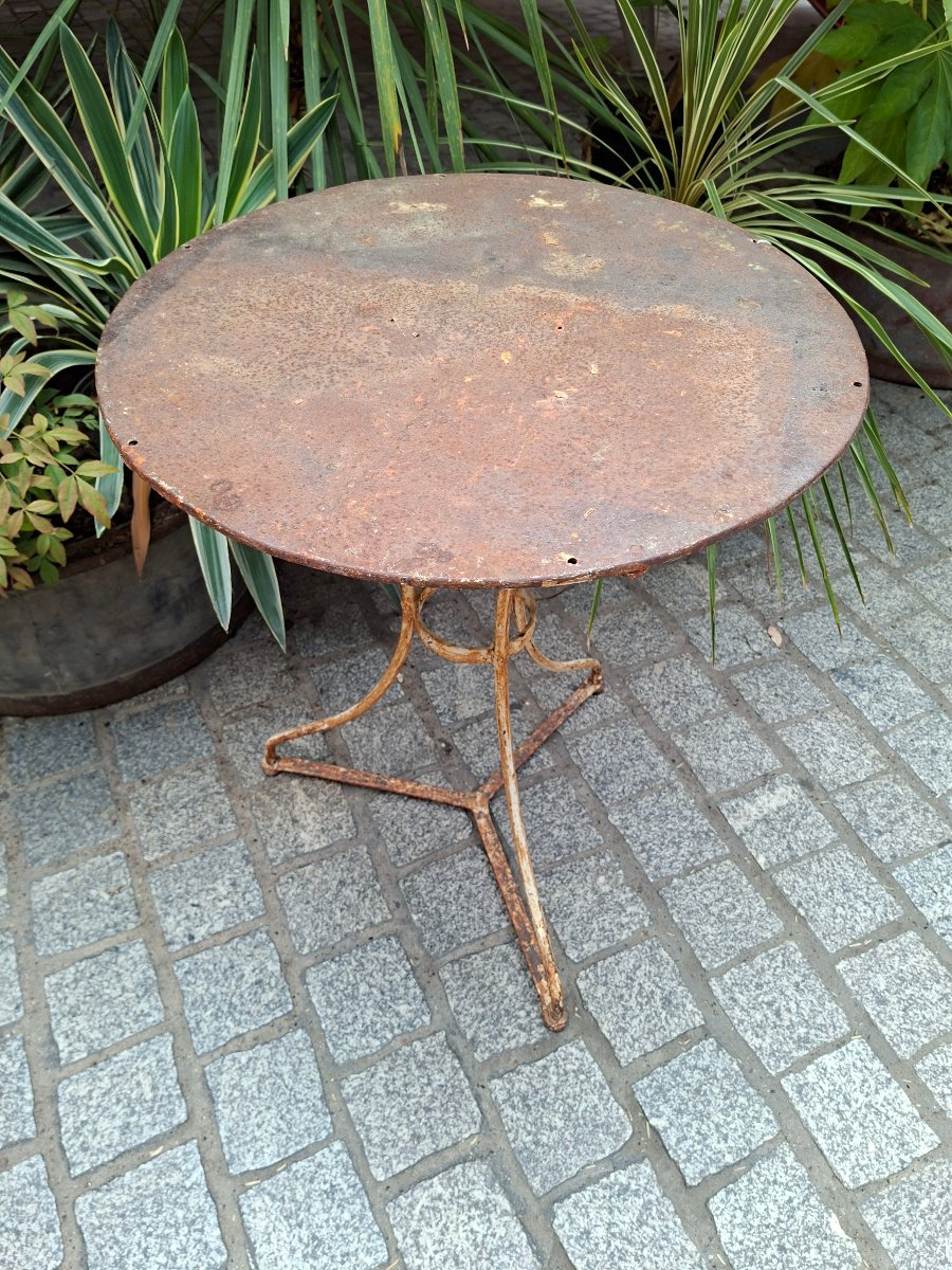 Petite table ronde  de jardin 