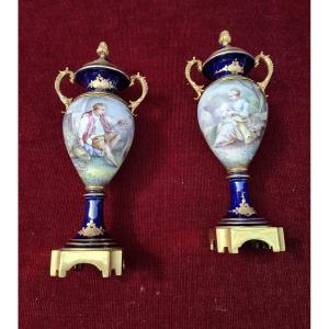 Deux pots couverts, porcelaine de Paris