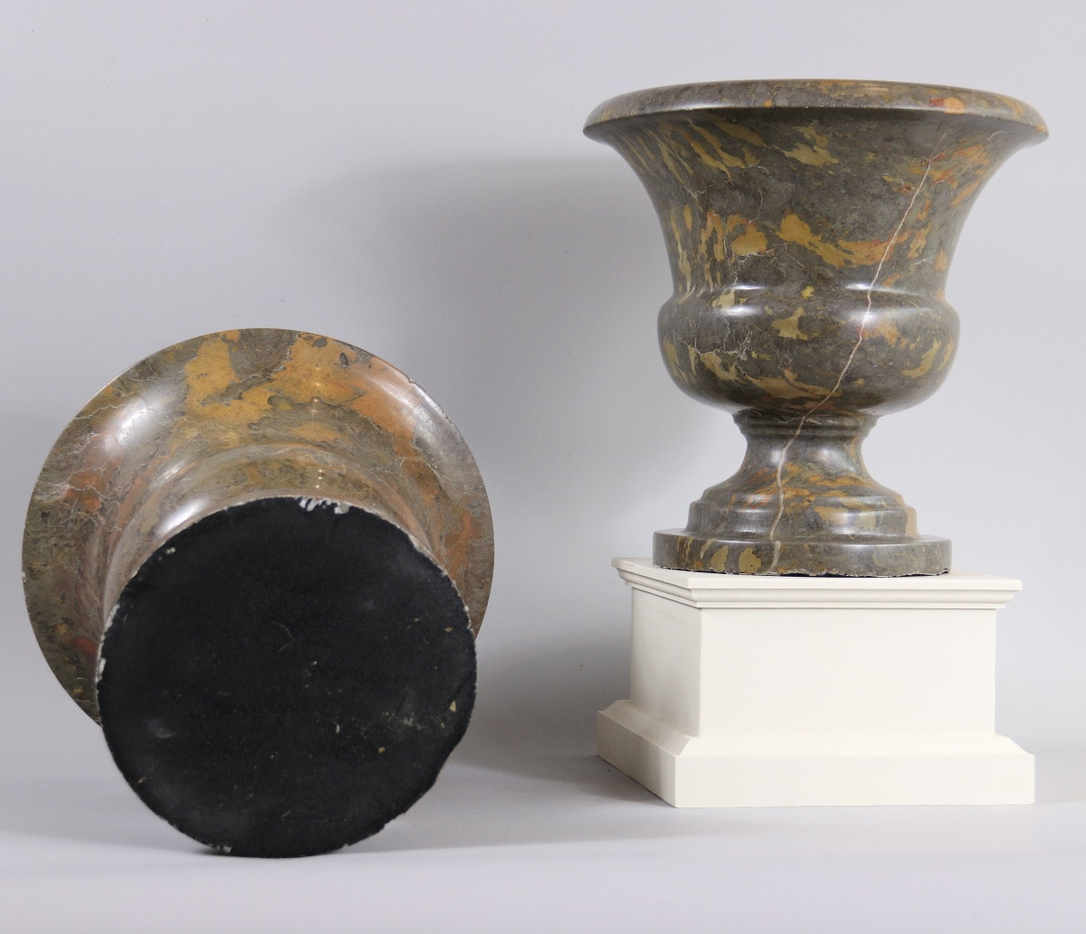Pair Of Vases On Pedestal-photo-4