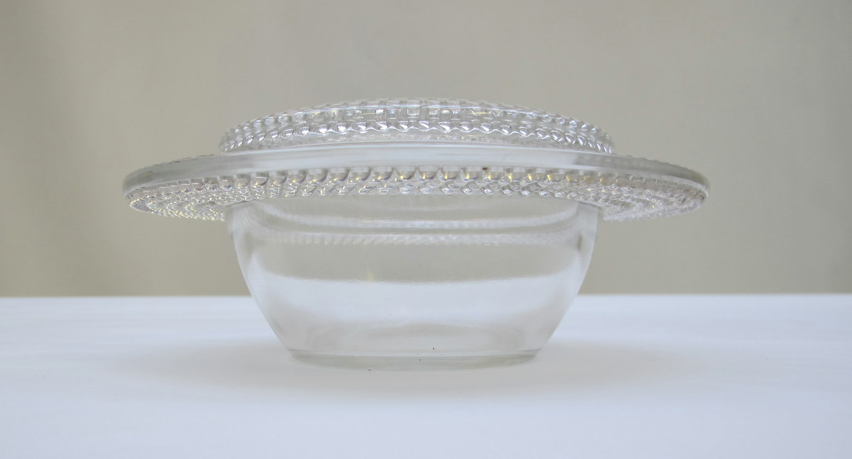 Coupe à Couvercle En verre souflé Lalique Modèle Nippon
