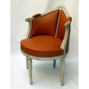 Fauteuil H&ecirc;tre Laqu&eacute; Gain&eacute; Cuir, Epoque Louis XVI.