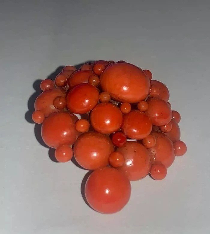 Broche Ancienne Victorienne En Or 15ct Et Corail Saumon à 6 Niveaux En Dôme-photo-3