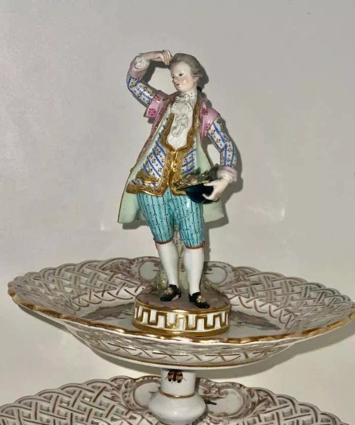 Paire De Présentoirs à Gâteaux / Desserts à Deux Niveaux En Porcelaine Ancienne De Meissen-photo-3