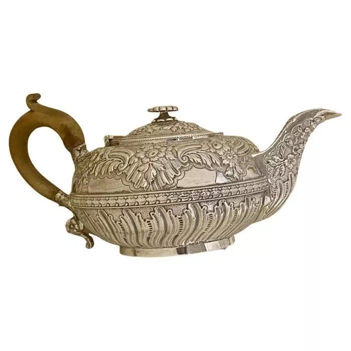 A George III Sterling Silver Teapot London 1819 By Robert Hennell Ii-photo-4