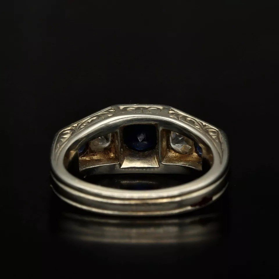 élégante Bague Art Déco En Or Blanc 14k Avec Saphir De 0,55 Ct Et Diamants De 0,30 Ct-photo-4