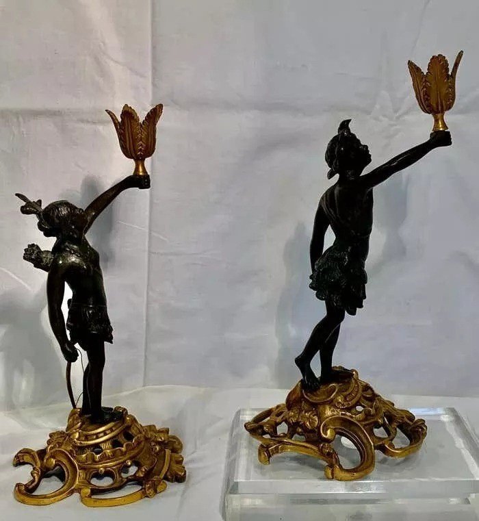 Paire De Chandeliers En Bronze Patiné En Fonte, Figures Russes-photo-1