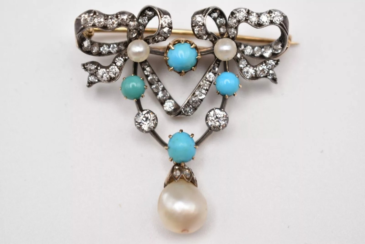 Circa 1910 Edwardian Heart Brooch 18ct Gold With 62 Diamonds, Turquoise & Pearl