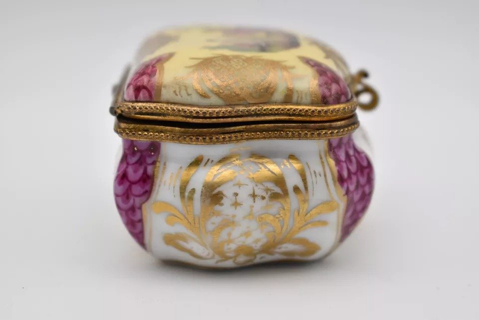 1732 – 1773 Antique Meissen Hand Painted Trinket Jewellery Box-photo-3
