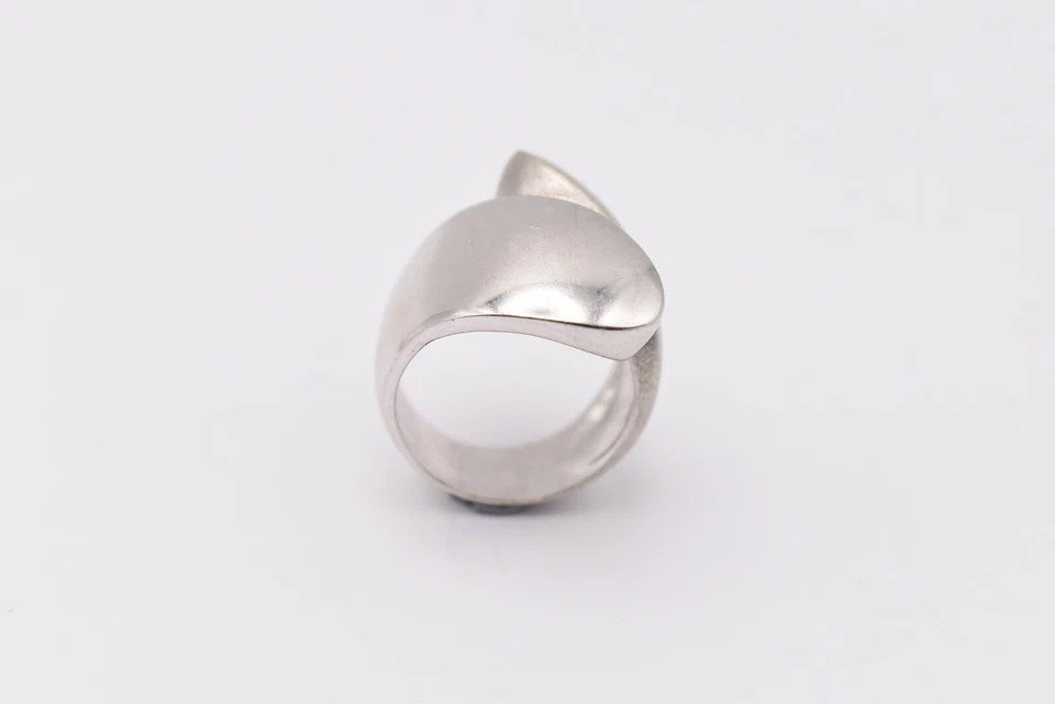 A Mid Century Italian 18ct White Gold Brushed & Polished Ring Ca 1960's. 12gr-photo-6