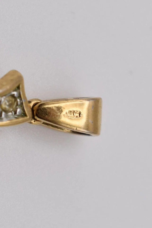 A Large Wavy Italian 18ct Gold & Diamond Set Cross. 22 Brilliant Cut Diamonds-photo-1