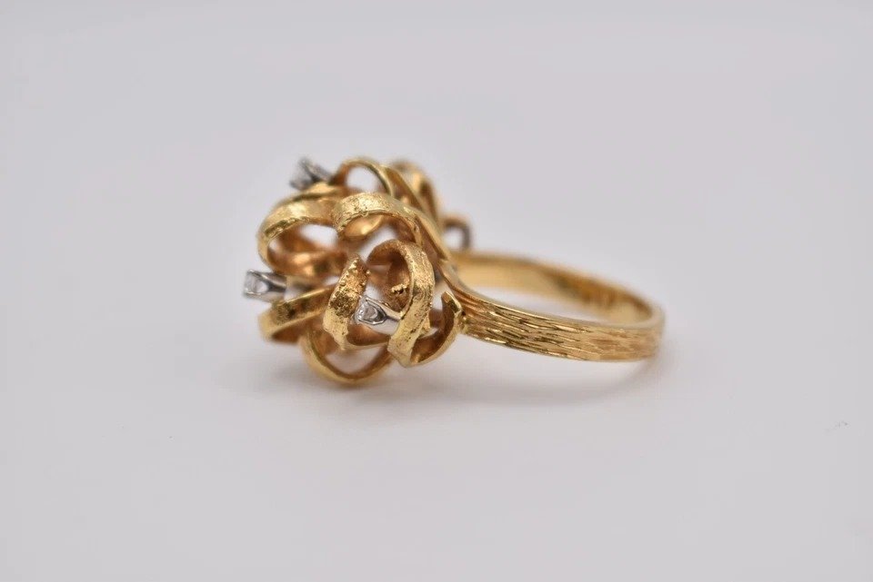 A Large Mid Century Italian 18ct Gold & Diamond Scrolled Open Work Cluster Ring-photo-2