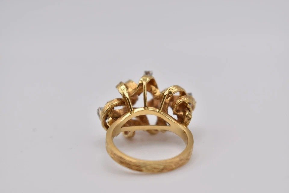A Large Mid Century Italian 18ct Gold & Diamond Scrolled Open Work Cluster Ring-photo-7