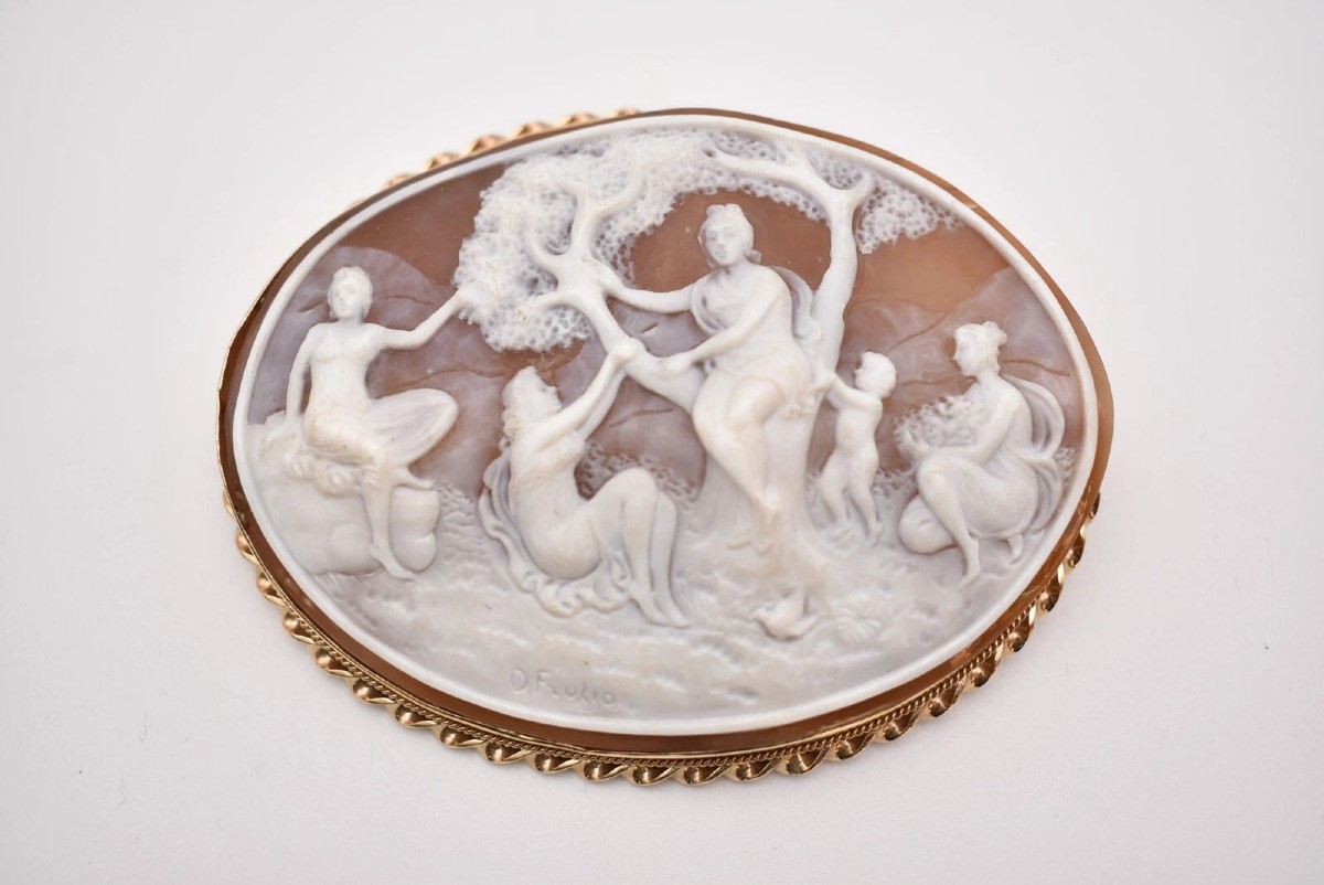 Grande Broche Camée Sculptée Dans Un Coquillage Par D. Fulio Sur Monture En Or 9ct