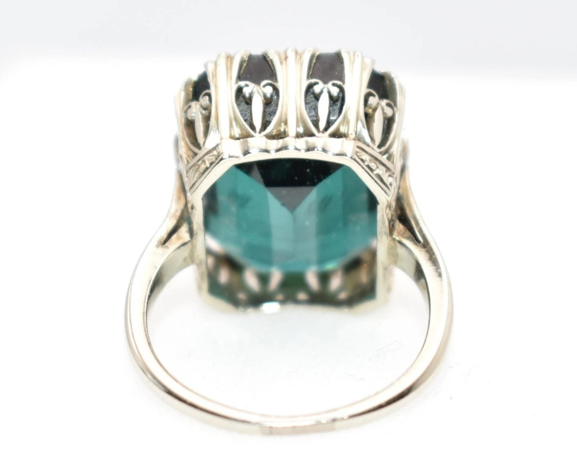Very Large Vintage White Gold Ring With Emerald-cut Green Tourmaline – Approximately 12.75 Carat-photo-4
