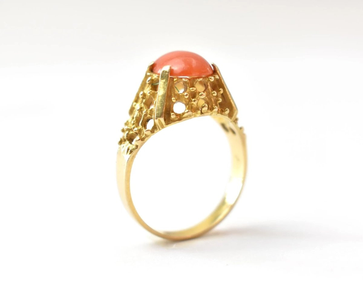 Bague vintage en or jaune 14 carats avec grand corail ovale-photo-2