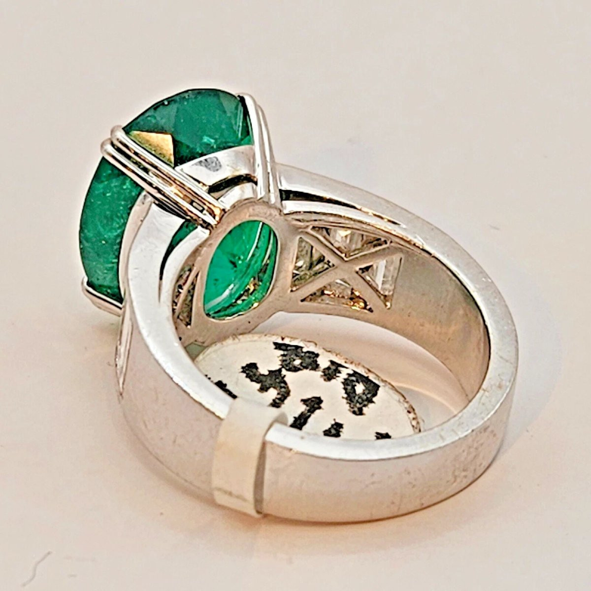 A Natural 8.30 Carat Beryl Columbian Emerald & Diamond Cluster Ring Certified-photo-5