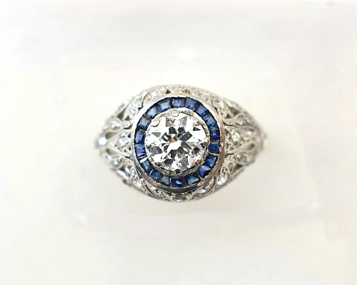 Bague Art déco rare en platine avec diamants et saphirs de 1,5 ct, sertie d'une cible, vers 192