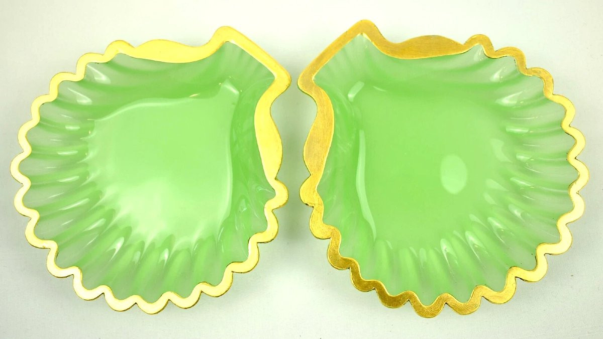 Lot de 10 plats anciens en verre opalin vert français en forme de coquilles Saint-Jacques-photo-2