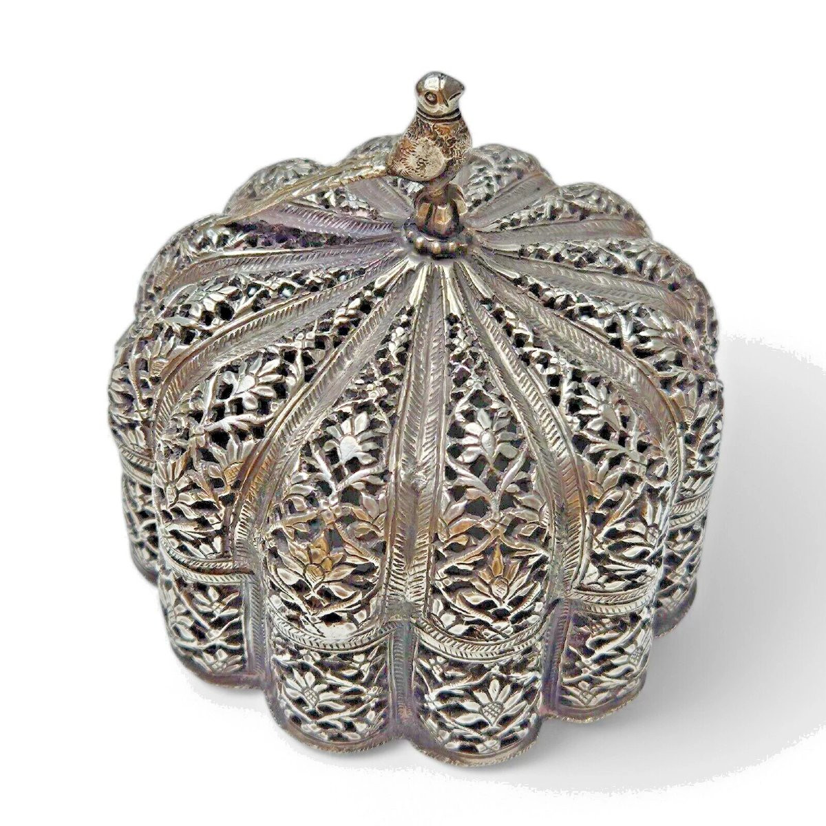Antique Mughal Solid Silver Chased Pandan Trinket Box, India Circa 19th Century-photo-1
