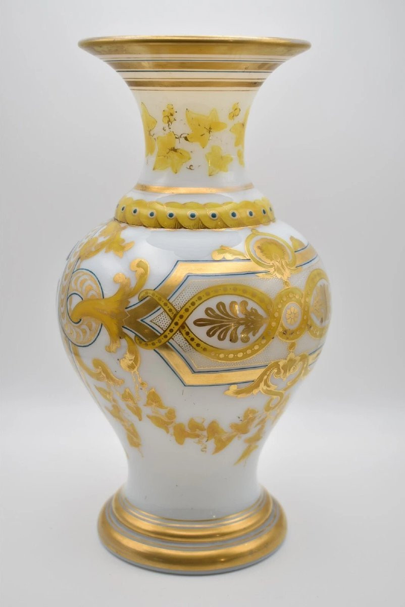 Rare paire de vases en opaline Baccarat peints à la main par Jean François Robert-photo-1