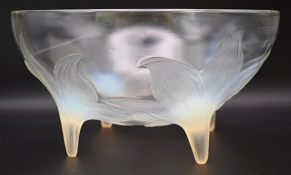 R. Lalique Art Deco Lys Footed Bowl Decorated W/ 4 Large Flower Heads Circa 1924-photo-1