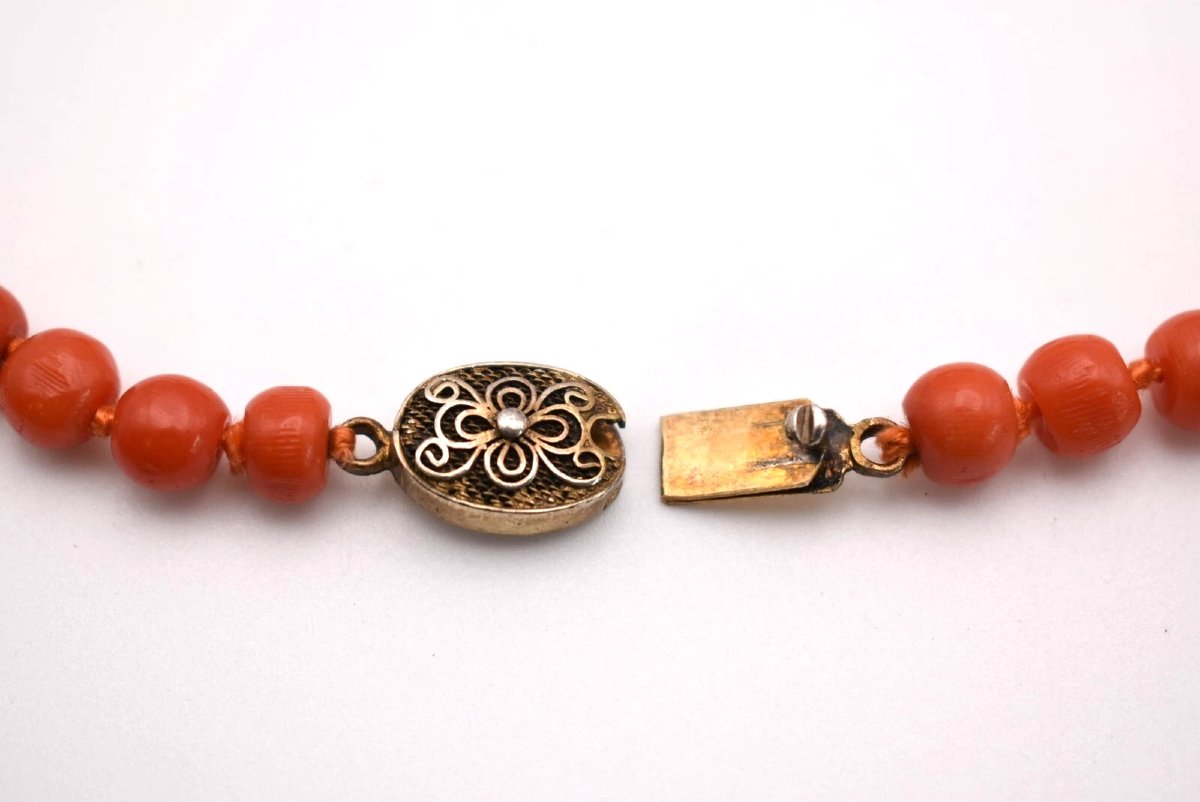 Vintage Single Stranded Beaded Salmon Coral Necklace With Silver Clasp 51"-photo-3
