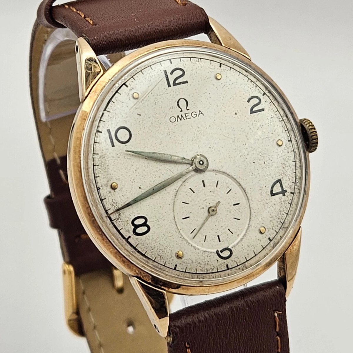 Montre vintage Omega pour homme en or 14 carats des années 1940 avec bracelet en cuir, 36 mm-photo-3