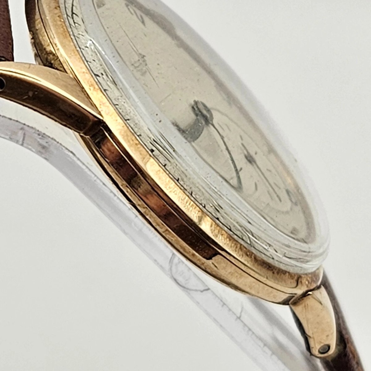 Montre vintage Omega pour homme en or 14 carats des années 1940 avec bracelet en cuir, 36 mm-photo-4