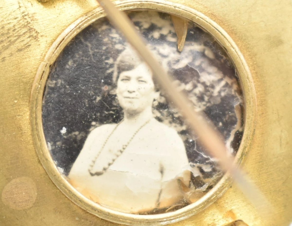 Coffret de boucles d'oreilles assorties avec broche victorienne A. De Carlo de style néo-étrusq-photo-2