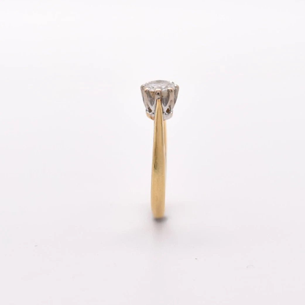 Vintage 18ct Gold Eight Claw Set, Single Stone Brilliant Cut 0.65ct Diamond Ring-photo-1
