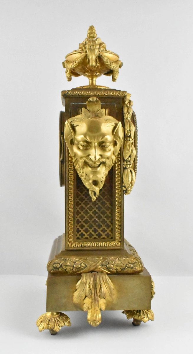 Rare horloge en bronze français Japy Frères du XIXe siècle avec tête de bélier et fleuron d'urn-photo-4