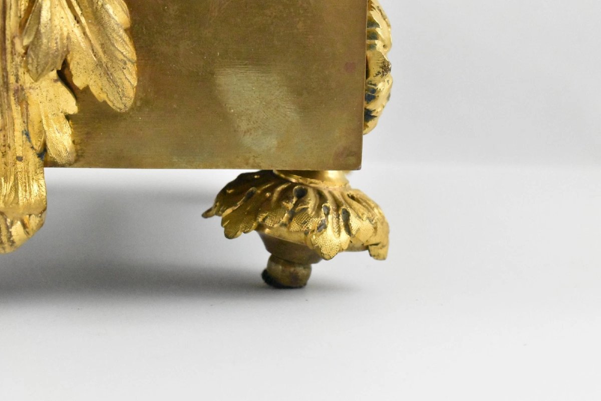 Rare horloge en bronze français Japy Frères du XIXe siècle avec tête de bélier et fleuron d'urn-photo-1