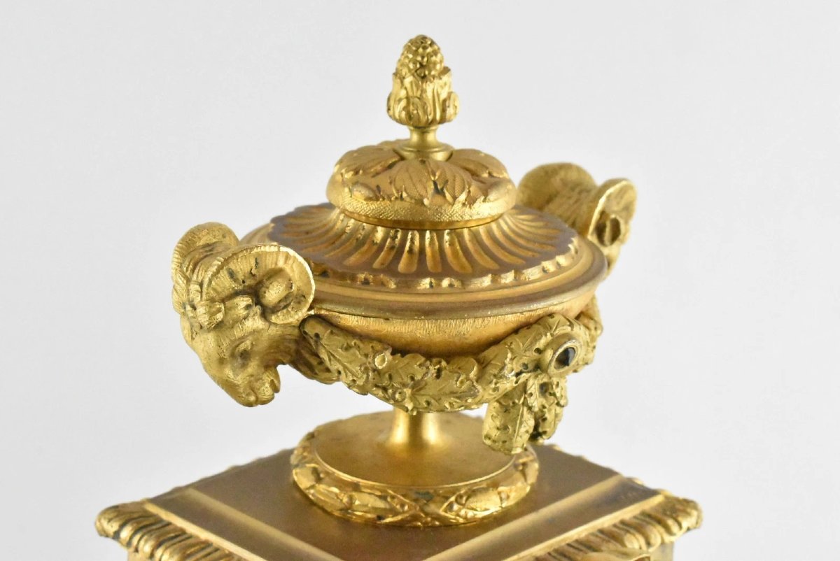 Rare horloge en bronze français Japy Frères du XIXe siècle avec tête de bélier et fleuron d'urn-photo-2