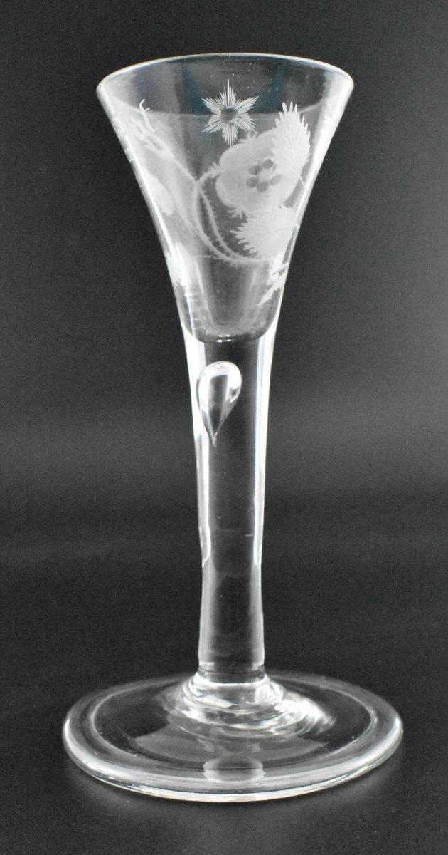 Verre à vin Jacobite 18c avec gerbe de rose gravée, devise « Fiat » et pied en forme de larme-photo-4