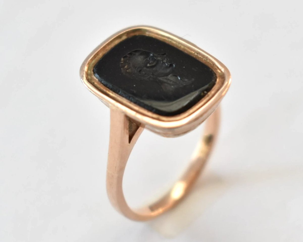 Victorian Solid 9ct Yellow Gold Black Onyx Pressed Cameo Signet Ring-photo-2