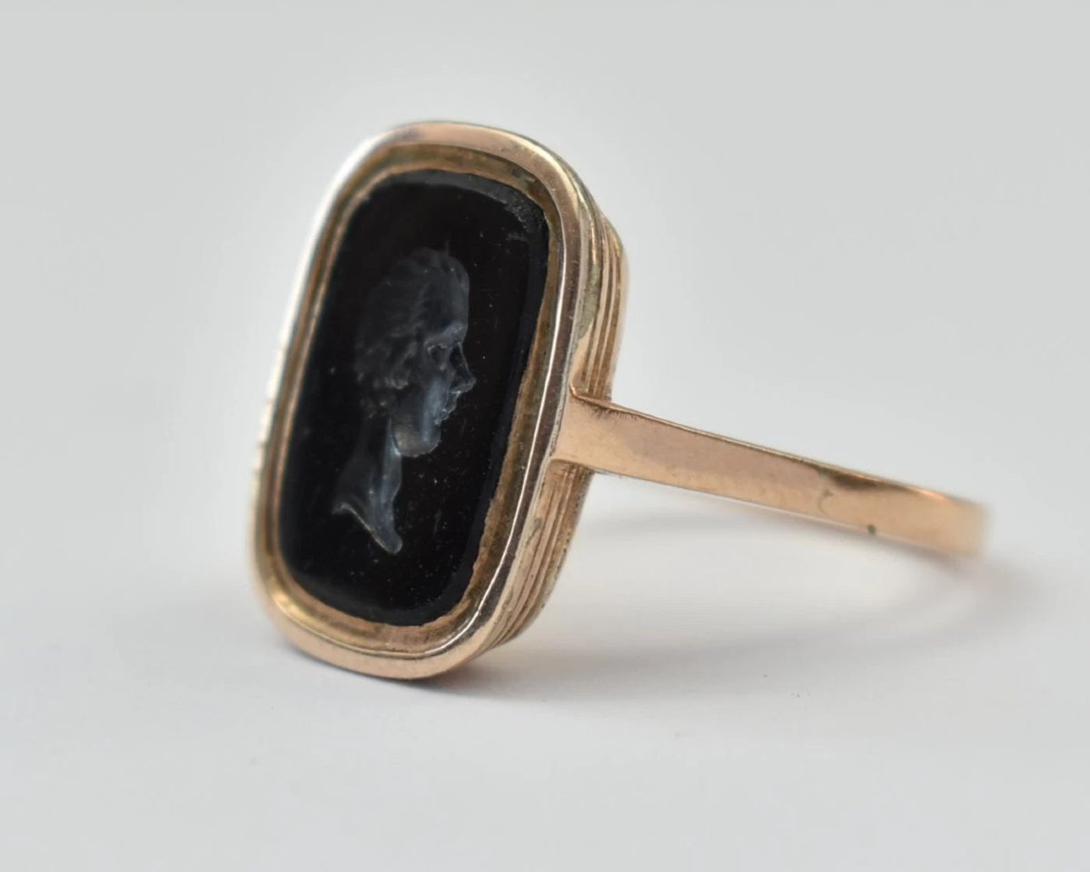 Victorian Solid 9ct Yellow Gold Black Onyx Pressed Cameo Signet Ring-photo-4