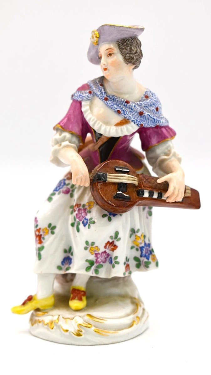 Antique Meissen Porcelain Figurine Of A Woman Playing A Hurdy-gurdy