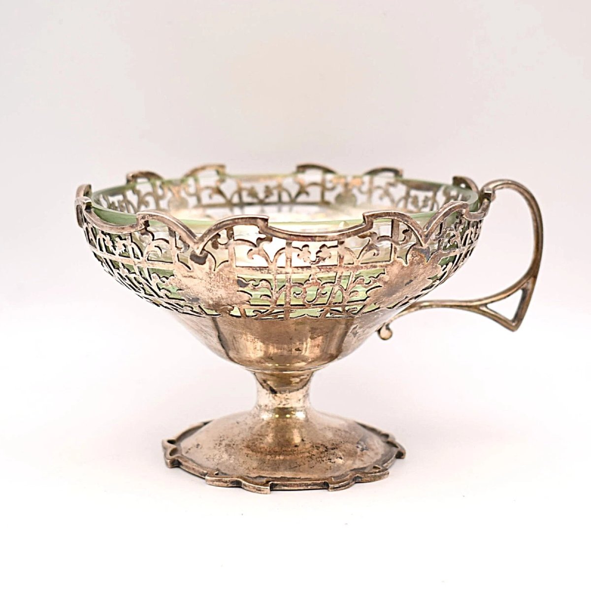 Paire de plats à dessert antiques en argent sterling de style George V, datant de 1933, avec do-photo-4