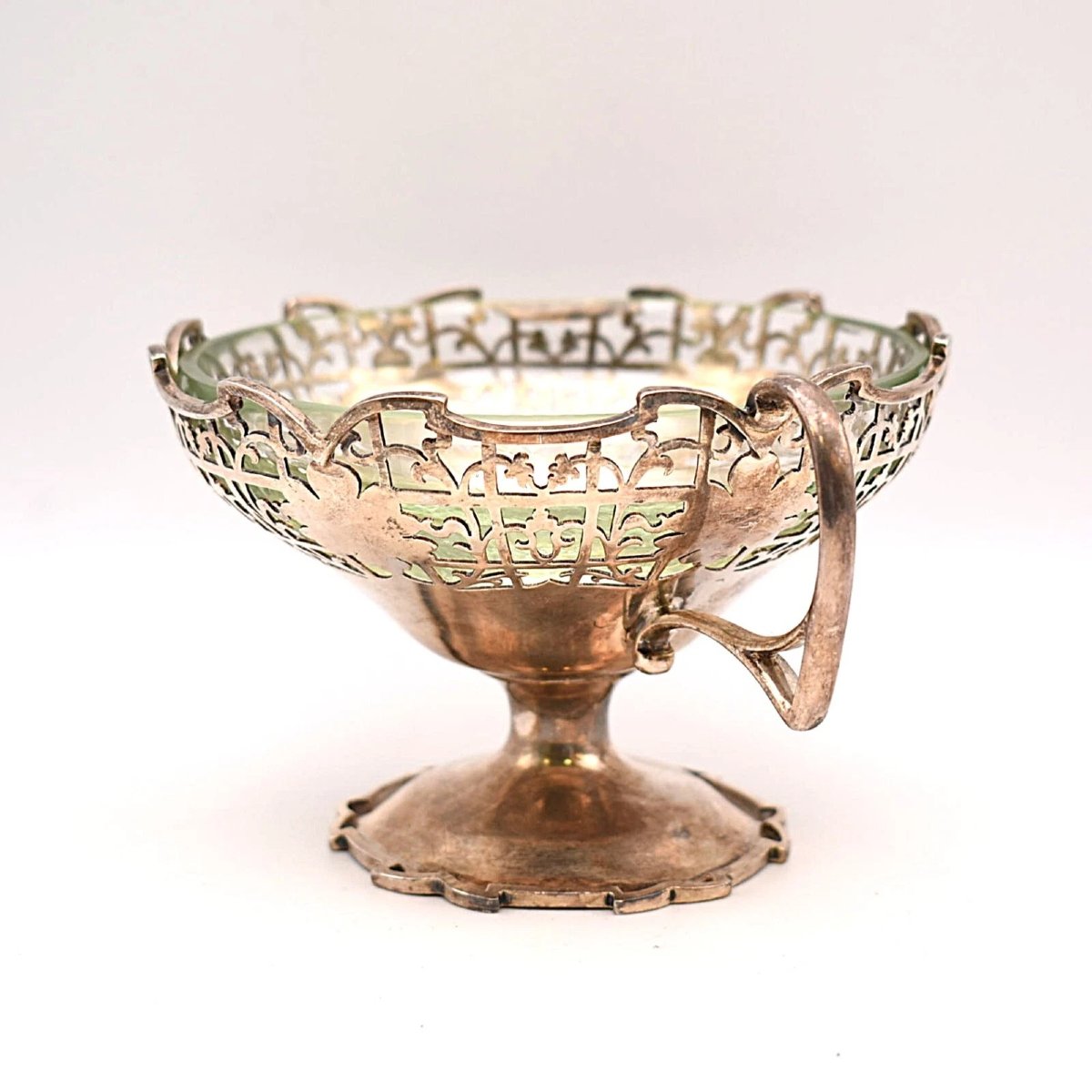 Paire de plats à dessert antiques en argent sterling de style George V, datant de 1933, avec do-photo-4