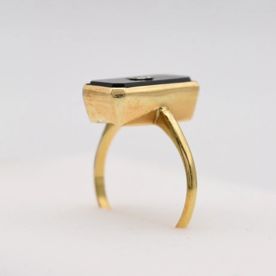Antique Victorian 9ct Yellow Gold Black Onyx Ring Set With A Single Diamond-photo-2