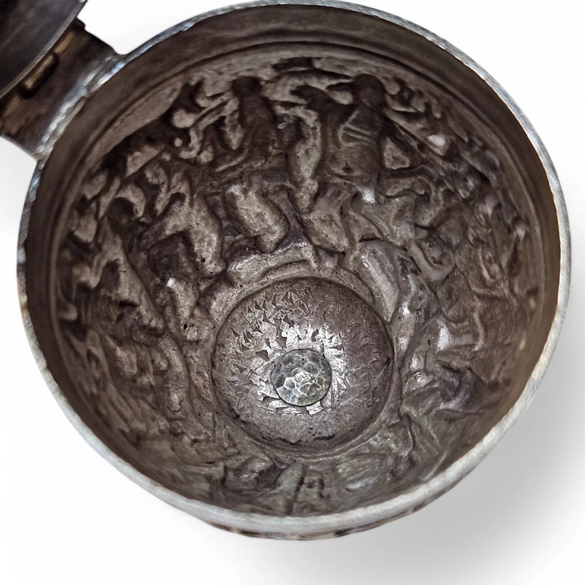 Antique Indian Colonial Silver Betel Nut Container – Intricately Embossed Folklo-photo-5