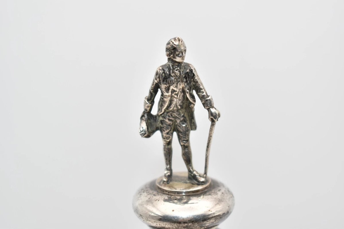 Antique Silver Mounted Glass Decanter – Figurine Top & Floral Etching – 24cm-photo-2